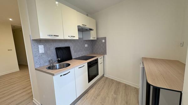 Appartement
                                                                                                                                                                                                                                                                                                                        2 pièce(s)                                                                                                                                                                                                          1 chambre(s)                                                                                                                                                                                                          43.58  m²