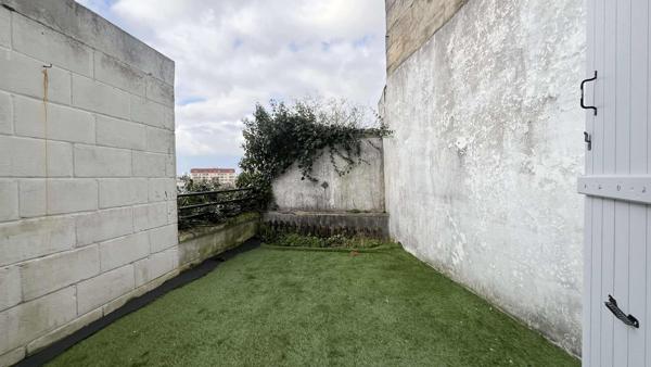 Appartement
                                                                                                                                                                                                                                                                                                                        2 pièce(s)                                                                                                                                                                                                          1 chambre(s)                                                                                                                                                                                                          43.58  m²