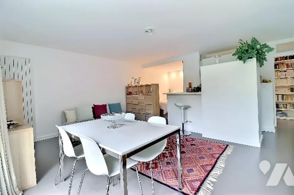 Paris 6ᵉ - Rue Notre-Dame des Champs - Grand studio rénové sur cour au calme avec ascenseur