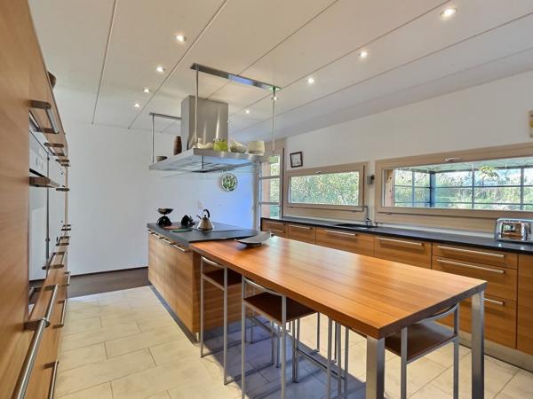 Maison de prestige Proximité centre et lac - GRAND TERRAIN