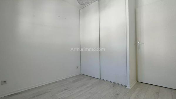 Vente                                                      Appartement
                        
                     3 pièces                      55 m2                     à Bondoufle