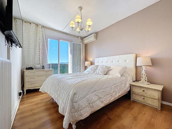Maison 5 pièces 4 chambres Mouans-Sartoux, secteur résidentiel