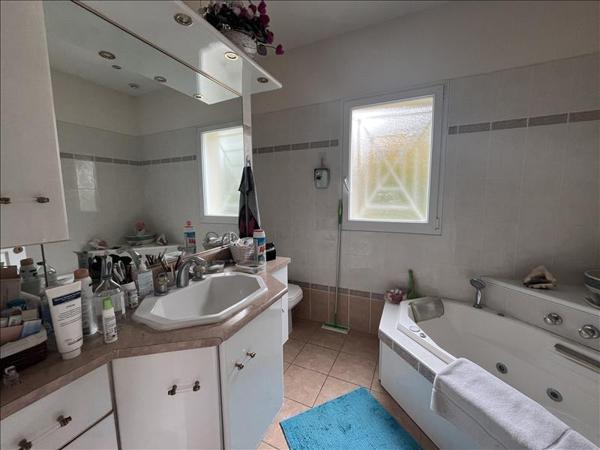 Maison à vendre |  Carignan-de-Bordeaux |  5 pièces | 160 m²