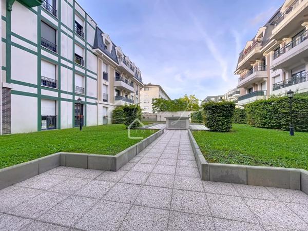 MAGNIFIQUE !!! AU CALME F3 CENTRE-VILLE PROCHE GARE