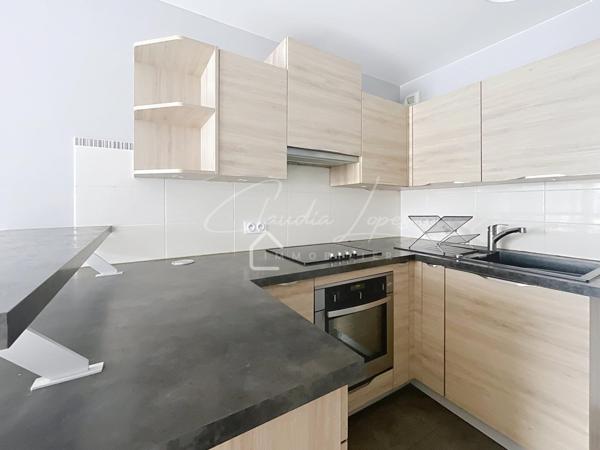 MAGNIFIQUE !!! AU CALME F3 CENTRE-VILLE PROCHE GARE