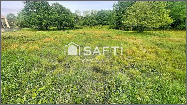 En EXCLUSIVITE ! Terrain Borné et Viabilisé de 1266 m² - Hors Lotissement - Exposition SUD - Calme