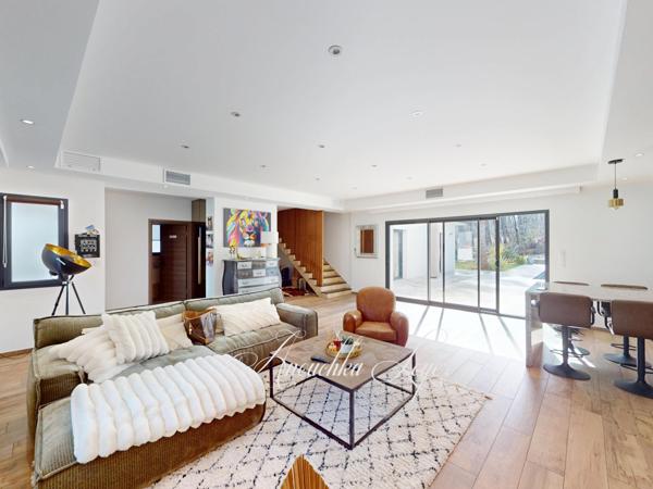 Propriété contemporaine de standing avec vue dominante sur la forêt – Sud Gironde