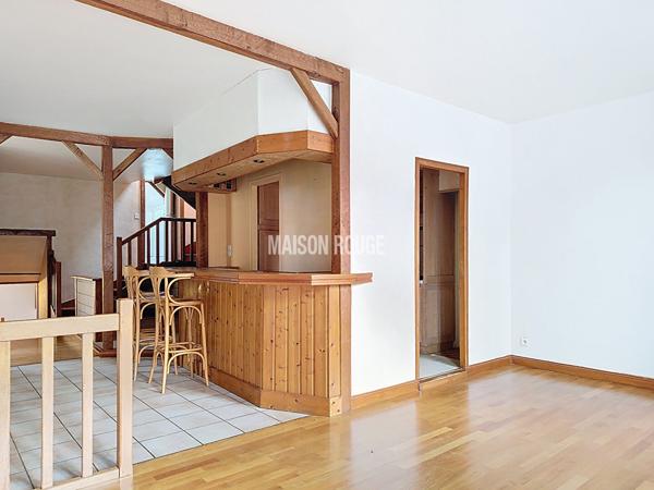 bel appartement T4 hyper centre COMBOURG