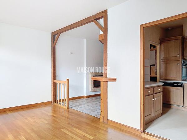 bel appartement T4 hyper centre COMBOURG