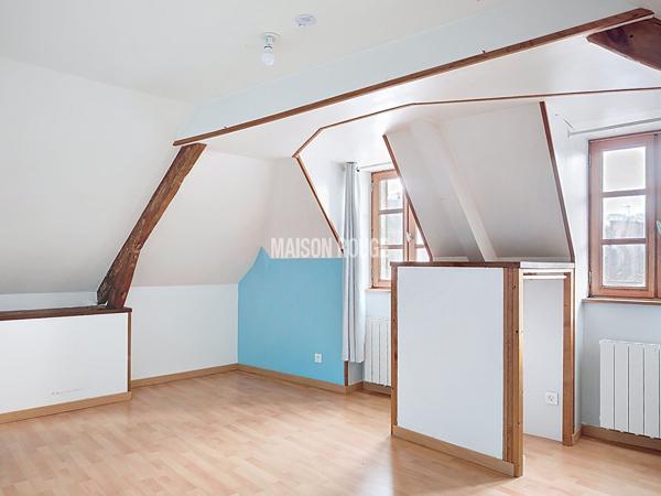 bel appartement T4 hyper centre COMBOURG