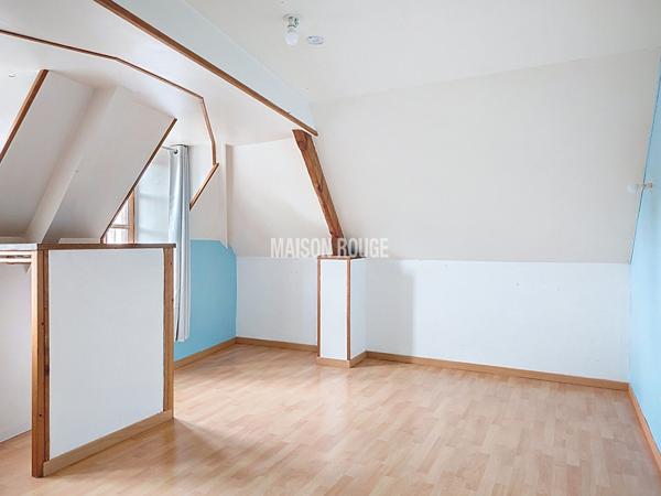 bel appartement T4 hyper centre COMBOURG