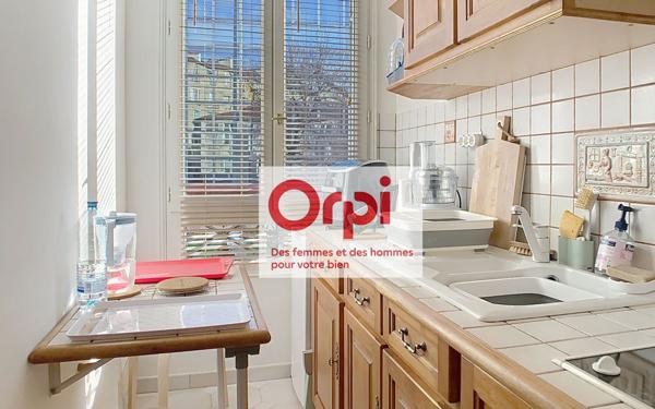 Appartement à vendre    1 pièce • 25,56 m2 Issy-les-Moulineaux