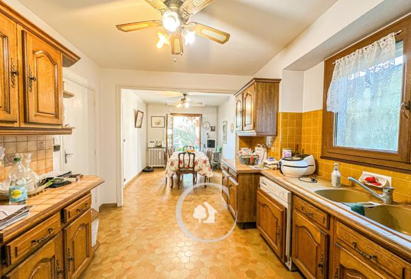 Eysines (33320) BELLE BÂTISSE T5 - 4 CHAMBRES - DEPENDANCES - GARAGES