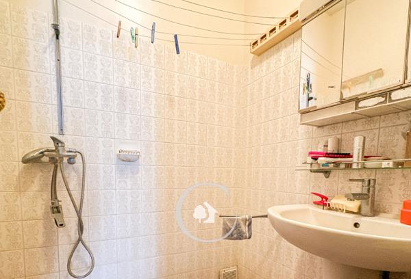 Eysines (33320) BELLE BÂTISSE T5 - 4 CHAMBRES - DEPENDANCES - GARAGES