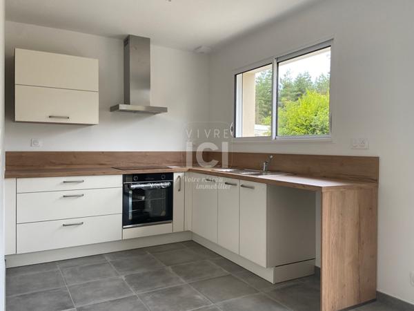 Maison Mauves Sur Loire 5 pièce(s) 89.43 m2 - 3 chambres - Un Garage - Jardinet et Terrasse