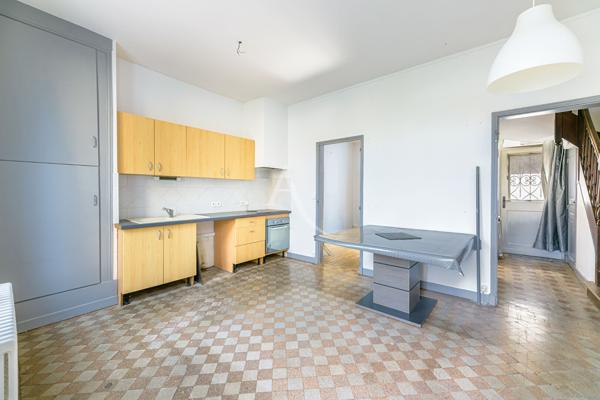 TOURS - UNE MAISON AVEC COUR AU PRIX D'UN APPARTEMENT