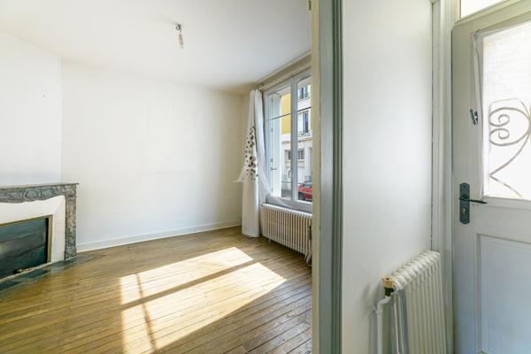 TOURS - UNE MAISON AVEC COUR AU PRIX D'UN APPARTEMENT