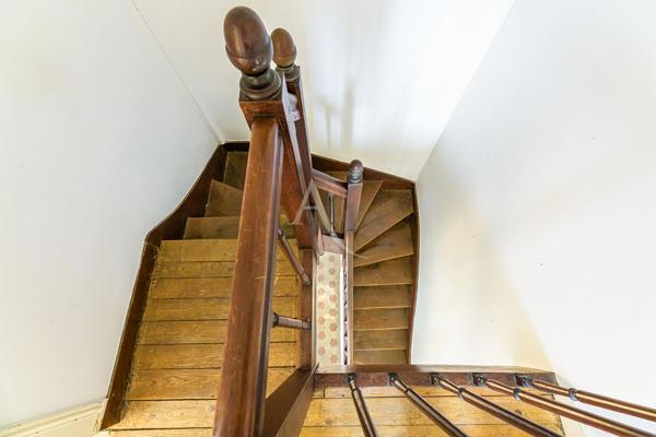 TOURS - UNE MAISON AVEC COUR AU PRIX D'UN APPARTEMENT