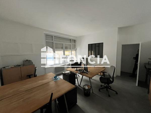 Location Local commercial 3 pièces 120 m² - 20 AVENUE CHARLES-DE-GAULLE Charleville Mezieres 08000