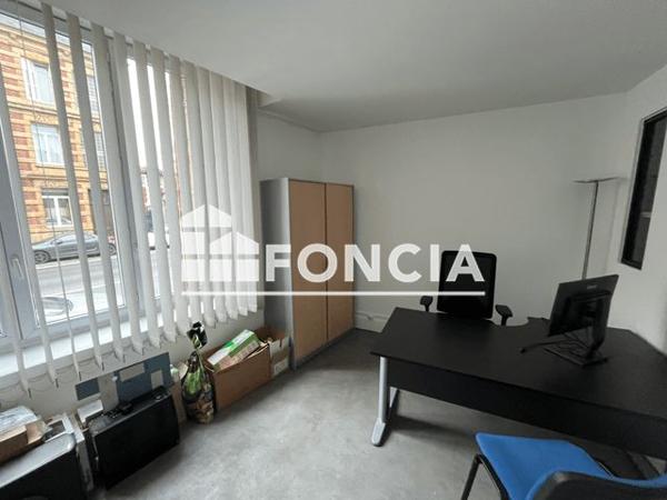 Location Local commercial 3 pièces 120 m² - 20 AVENUE CHARLES-DE-GAULLE Charleville Mezieres 08000