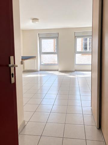 GRAND STUDIO 38,5 m2 AURAY CENTRE