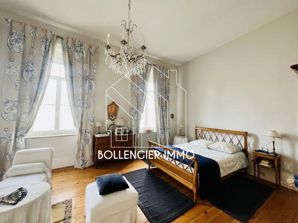 Propriete 12 pièce(s) 6 chambre(s) 447 m²