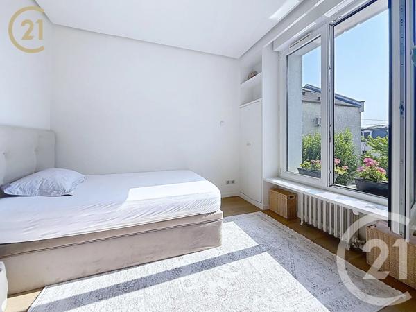 Maison à vendre  6 pièces - 114,57 m 2   BONDY  - 93