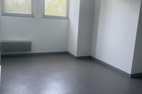 Location - BUREAUX 179 m 2