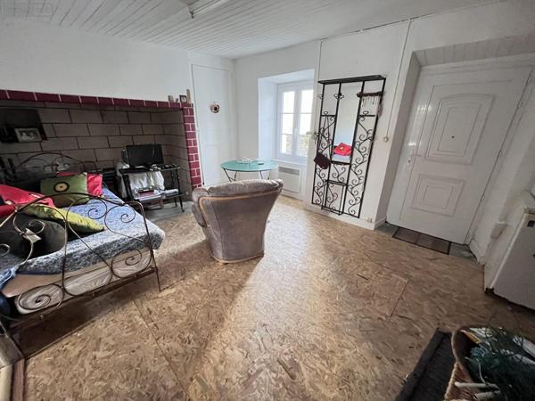 Maison à vendre à Champagnac dans le Cantal (15350), ref : 99T-15029