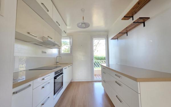 Appartement à vendre    3 pièces • 62,81 m2 Sanary-sur-Mer