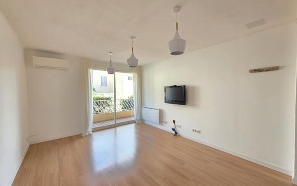 Appartement à vendre    3 pièces • 62,81 m2 Sanary-sur-Mer