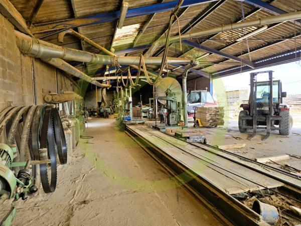 Bâtiment à CELLES SUR BELLE (79370)