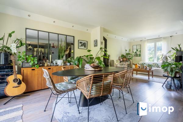 Maison avec extérieur