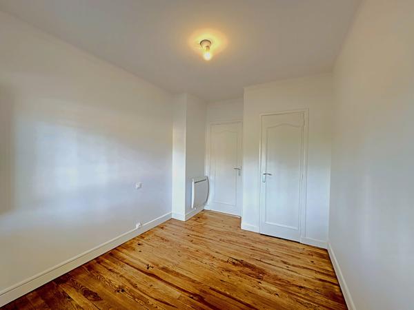 Toulouse - Avenue de Lardenne Ensemble immobilier de 372 m² avec 6 garages. , Toulouse
