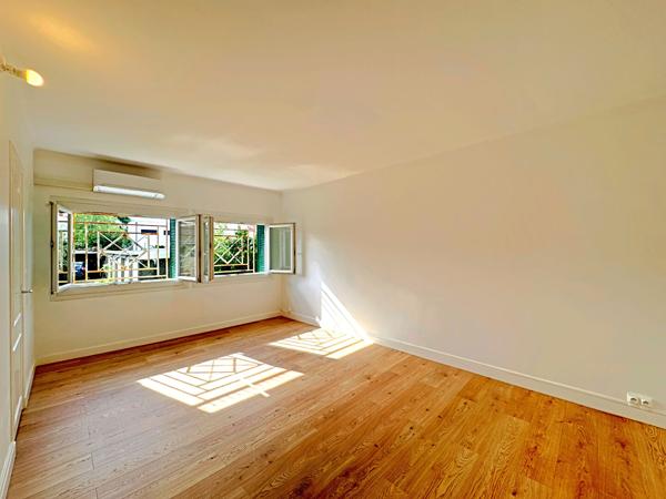 Toulouse - Avenue de Lardenne Ensemble immobilier de 372 m² avec 6 garages. , Toulouse