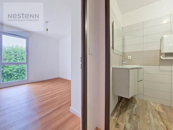 ORLEANS SAINT MARC  - T2 EN RESIDENCE AVEC ASCENSEUR - DPE C - BALCON - PARKING - CAVE