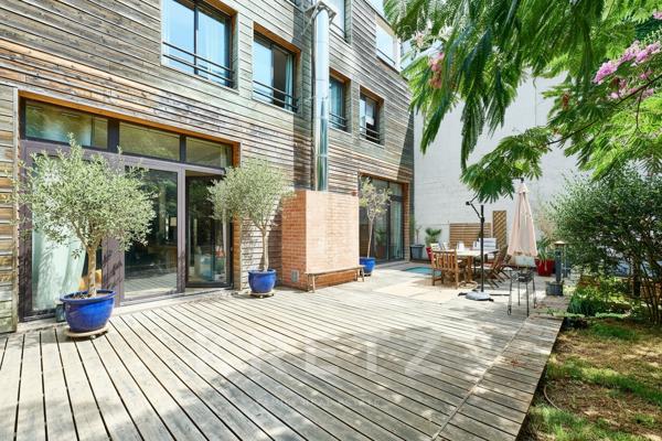 La Garenne-Colombes – Maison contemporaine avec piscine intérieure et jardin paysagé