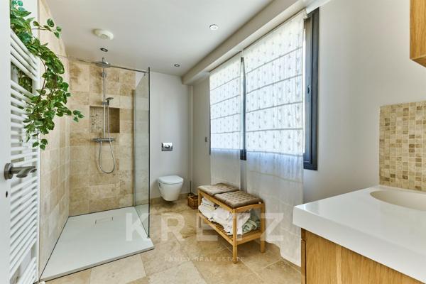La Garenne-Colombes – Maison contemporaine avec piscine intérieure et jardin paysagé