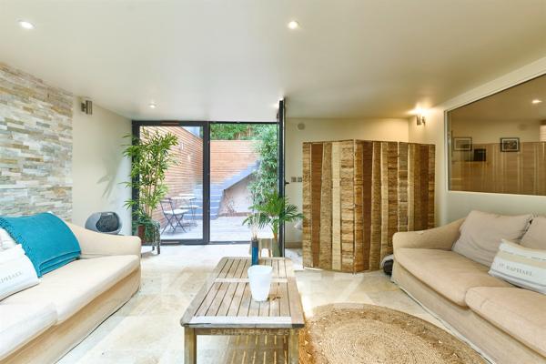 La Garenne-Colombes – Maison contemporaine avec piscine intérieure et jardin paysagé
