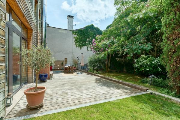 La Garenne-Colombes – Maison contemporaine avec piscine intérieure et jardin paysagé