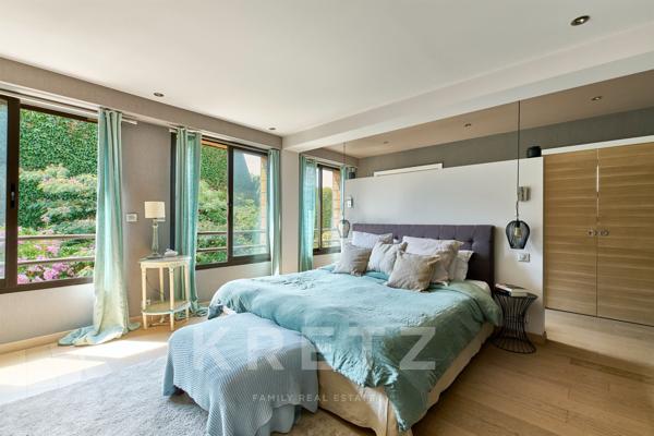 La Garenne-Colombes – Maison contemporaine avec piscine intérieure et jardin paysagé