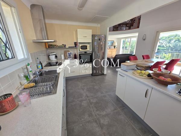 Villa 5 pièce(s) 4 chambre(s) 132 m²