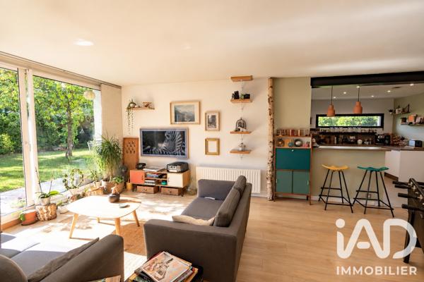 Maison à vendre 6 pièces 143,23 m² Voisins-le-Bretonneux