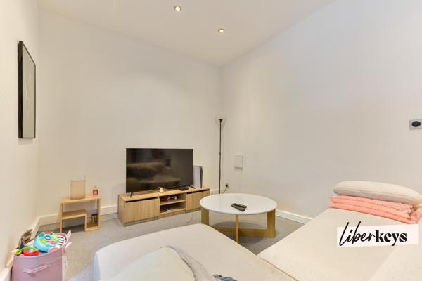 Local Commercial 3 pièces 72m2 - Monselet