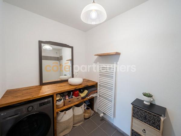 Vente
                Appartement71,32 m² - 3 Pièces -
                    BRUGES (33520)