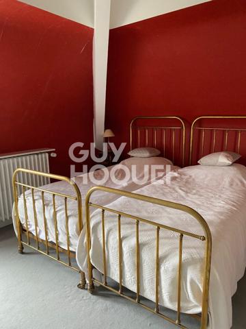 Sur 1 Ha, Maison de campagne et Corps de ferme.