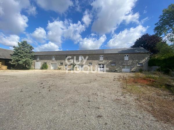 Sur 1 Ha, Maison de campagne et Corps de ferme.