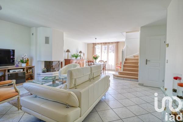 Maison 6 pièces de 133 m² à Saint-Prix (95390)