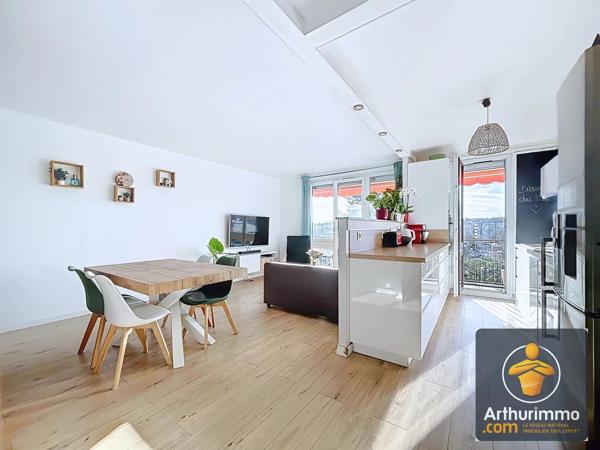 Vente                                                      Appartement
                        
                     3 pièces                      63 m2                     à Yerres