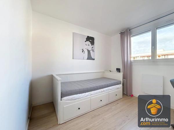 Vente                                                      Appartement
                        
                     3 pièces                      63 m2                     à Yerres